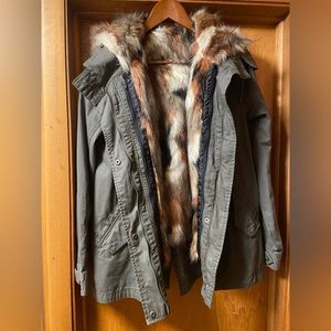 American Eagle 3-in-1 MEDIUM Military Jacket & Faux Fur Vest